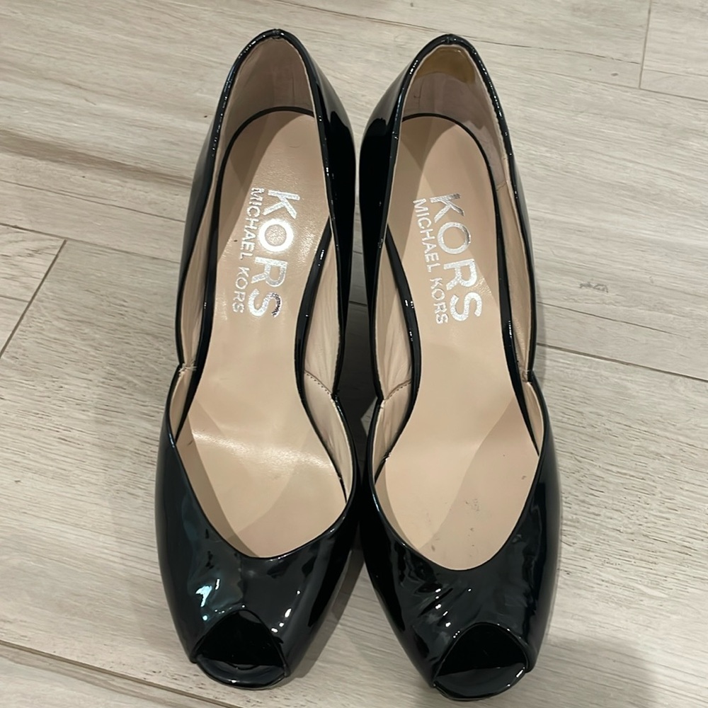 Michael Kors Vail Leather Patent Wedge Peep Toe High Heels size 7.5